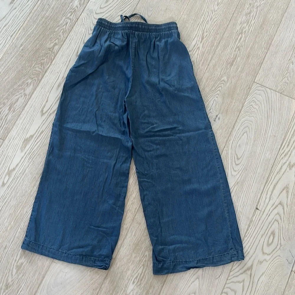 Women’s size XS lightweight pull on chambray pants. - Picture 4 of 4